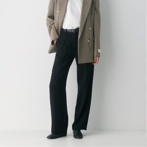 Aritzia The Effortless Pant